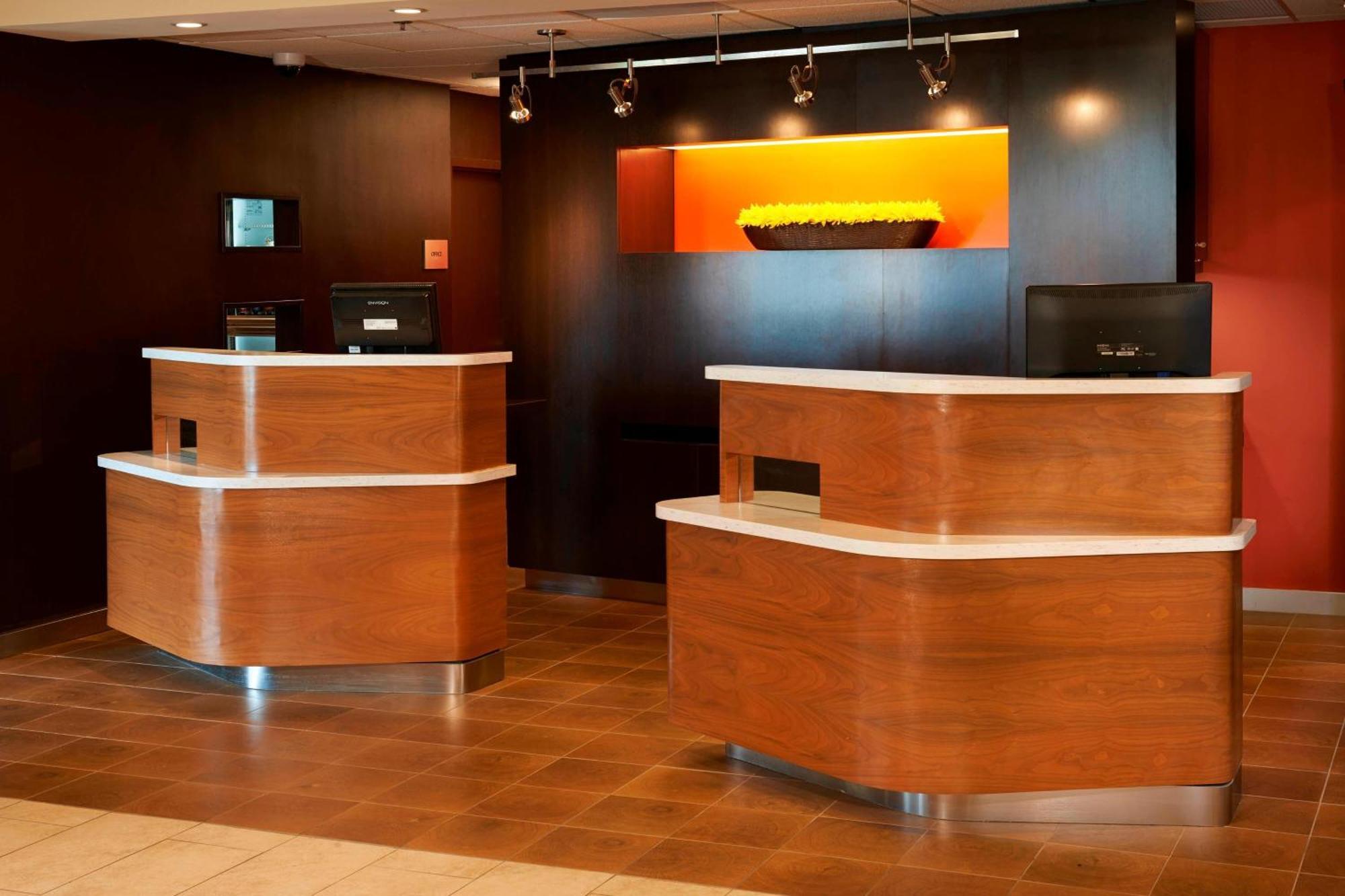 Courtyard Toledo Airport Holland Hotel Luaran gambar