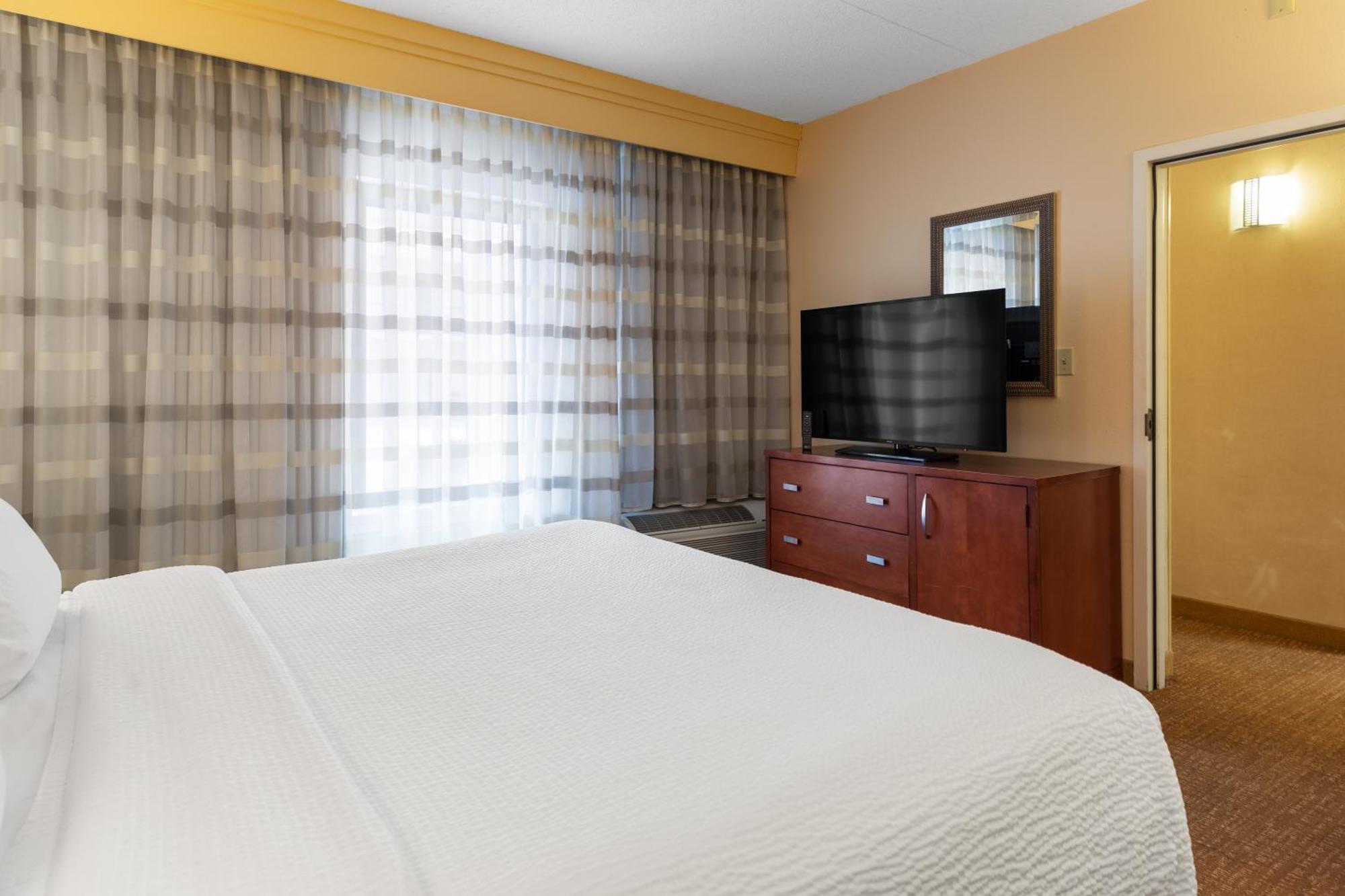 Courtyard Toledo Airport Holland Hotel Luaran gambar