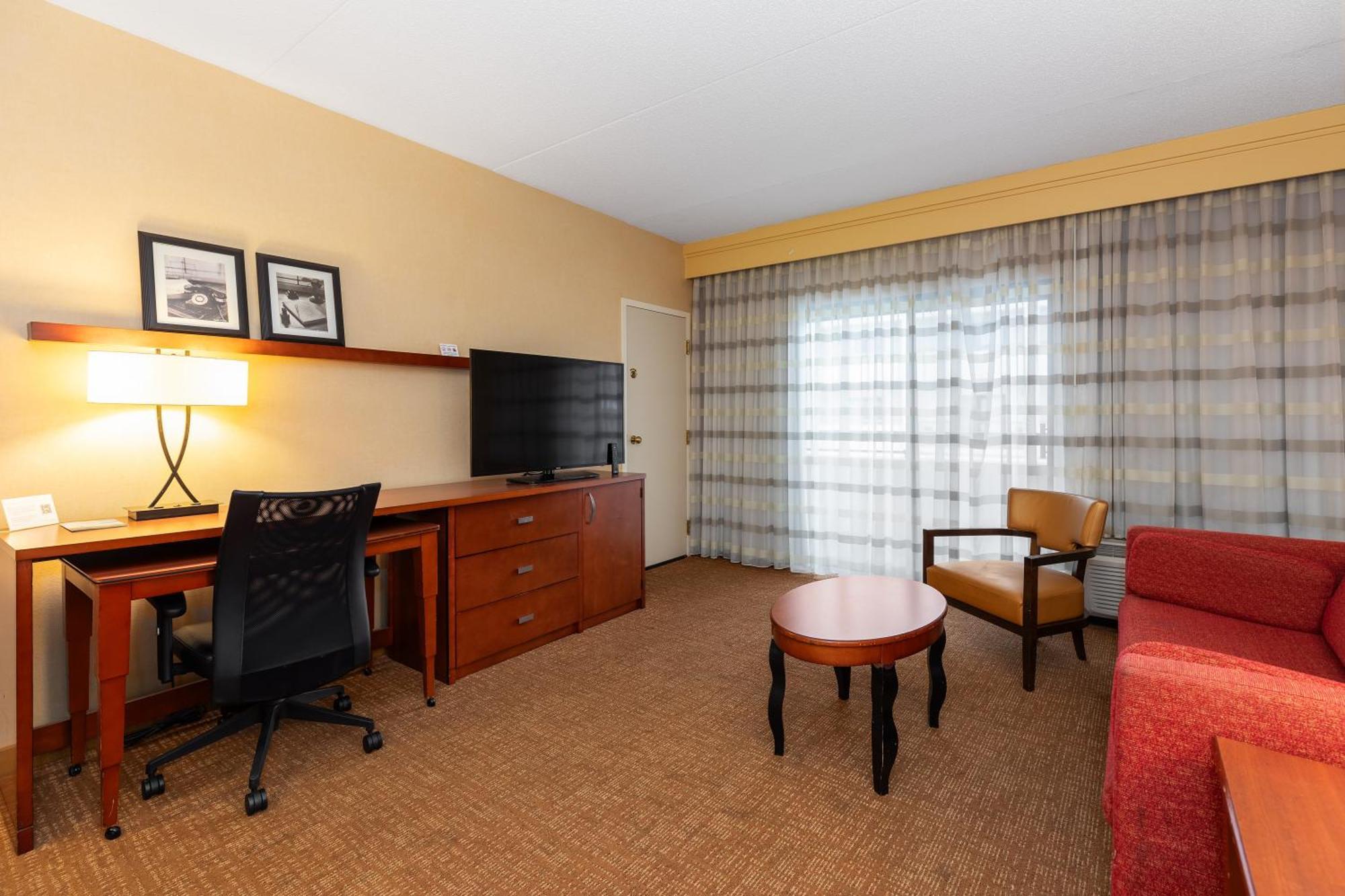 Courtyard Toledo Airport Holland Hotel Luaran gambar