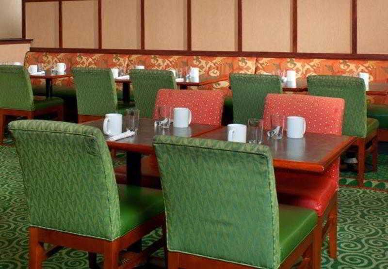 Courtyard Toledo Airport Holland Hotel Restoran gambar